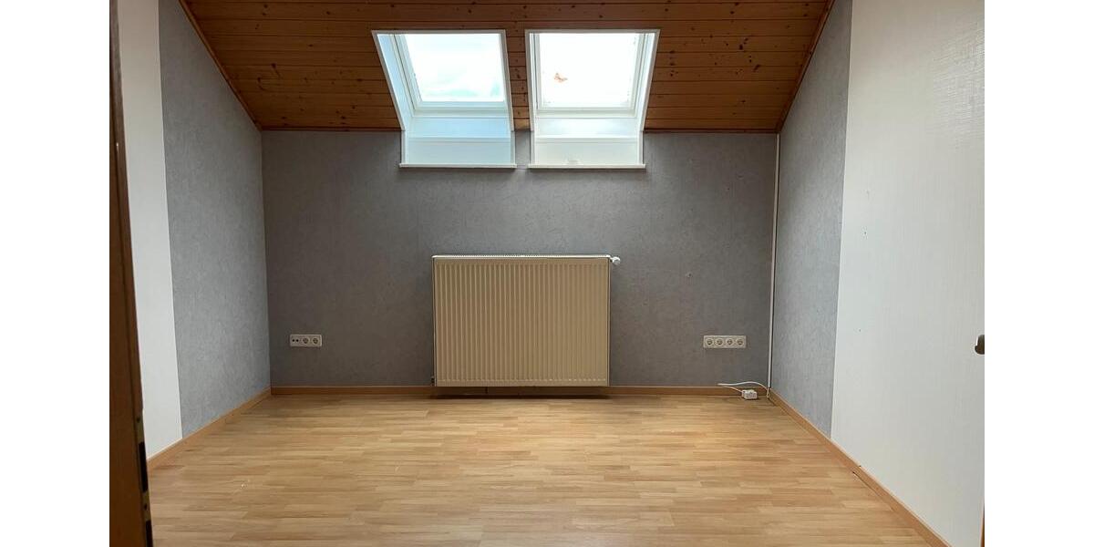 Etagenwohnung Vechelde - 3 Zimmer, 135 m&sup2;, 850&euro; | Angebot:26679475