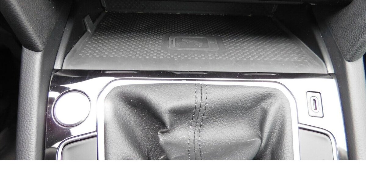 VW Passat 2.0 Bussiness BMT TDI Standhei.Navi Klima 36.500 km 21.690 &euro; Vordorf 38533