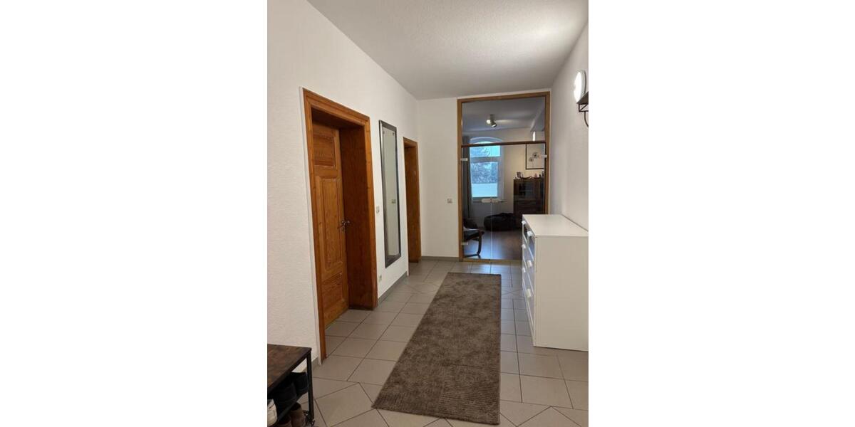 Etagenwohnung Heere - 3 Zimmer, 100 m&sup2;, 100&euro; | Angebot:25236427