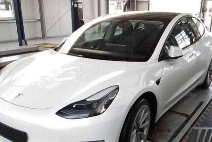 Tesla Model 3 82.950 km 27.950 &euro; Schöningen 38364