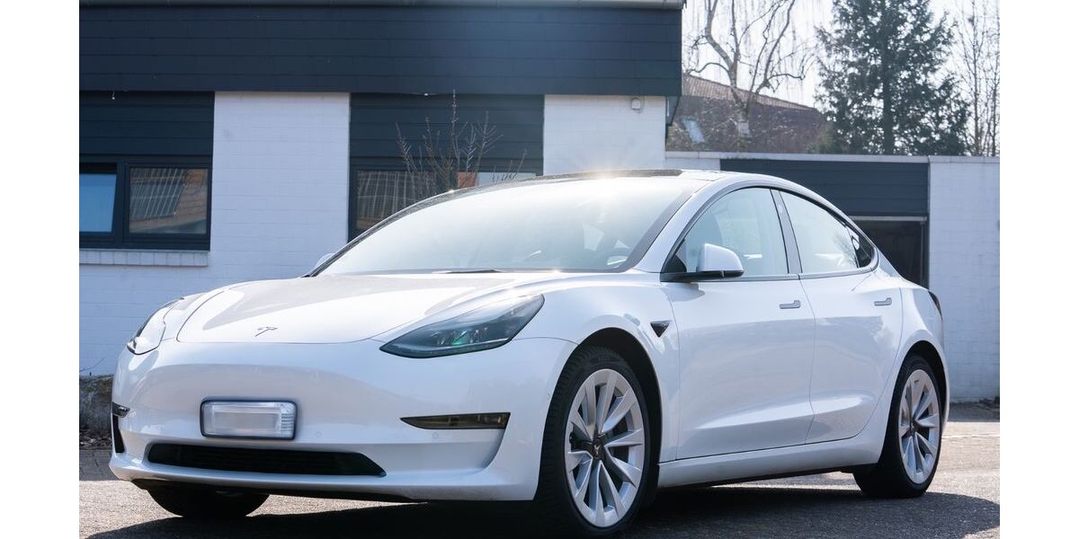 Tesla Model 3 95.000 km 29.800 &euro; Peine 31226