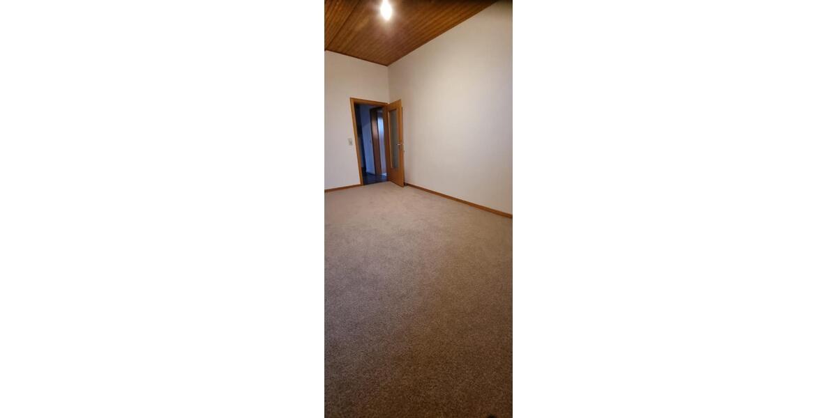 Dachgeschoßwohnung Wendeburg - 3 Zimmer, 120 m&sup2;, 870&euro; | Angebot:26072657