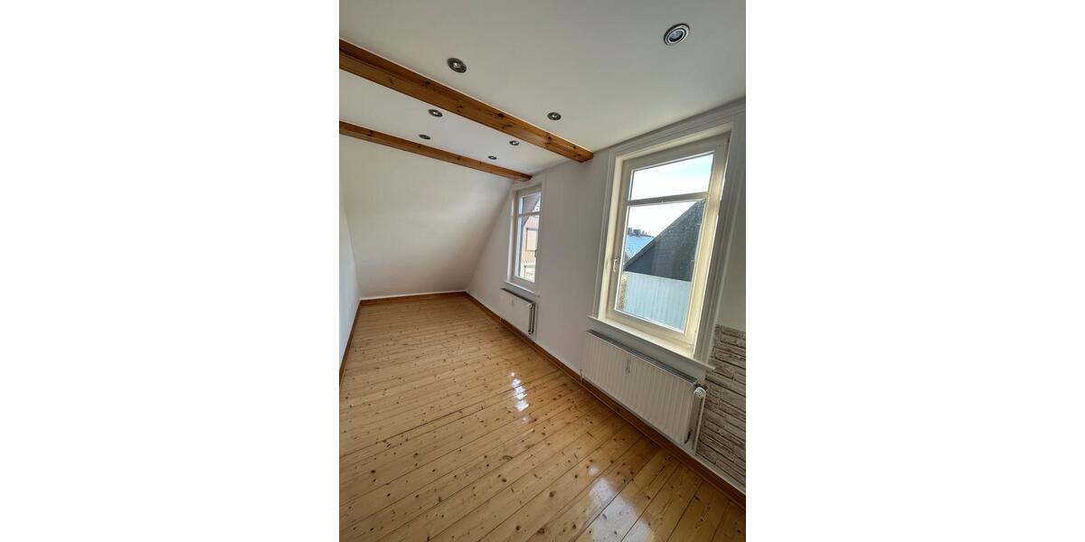 Dachgeschoßwohnung Langelsheim - 3 Zimmer, 71 m&sup2;, 570&euro; | Angebot:25075501