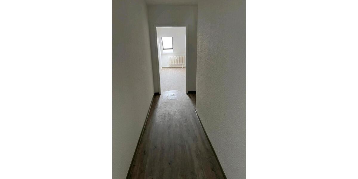 Dachgeschoßwohnung Braunschweig - 3 Zimmer, 100 m&sup2;, 700&euro; | Angebot:25963583