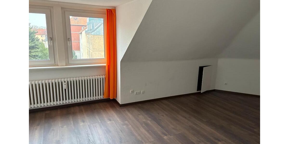 Dachgeschoßwohnung Braunschweig Lehndorf-Watenbüttel - 3 Zimmer, 82 m&sup2;, 690&euro; | Angebot:25894563