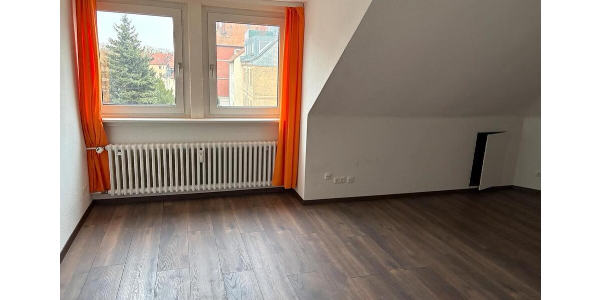 Dachgeschoßwohnung Braunschweig Lehndorf-Watenbüttel - 3 Zimmer, 82 m&sup2;, 690&euro; | Angebot:25894563