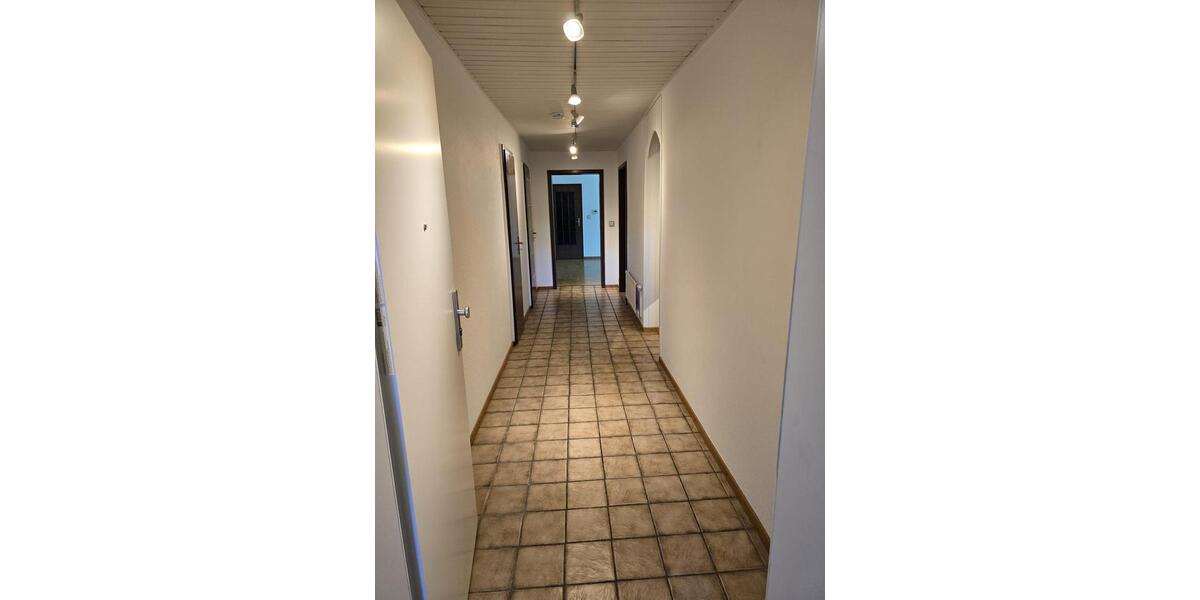 Erdgeschoßwohnung Wolfenbüttel - 4 Zimmer, 94 m&sup2;, 1.000&euro; | Angebot:25438434