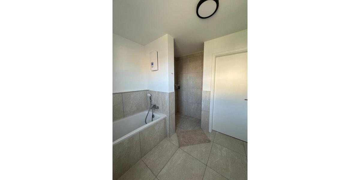 Erdgeschoßwohnung Schwülper - 4 Zimmer, 105 m&sup2;, 1.522&euro; | Angebot:25858318