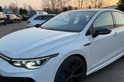 VW Golf 123.847 km 31.990 &euro; Braunschweig 38122