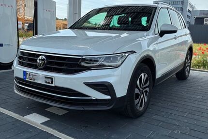 VW Tiguan 90.000 km 26.900 &euro; Braunschweig 38106