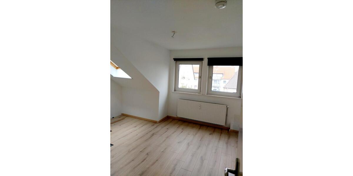 Dachgeschoßwohnung Braunschweig Wabe-Schunter-Beberbach - 3 Zimmer, 80 m&sup2;, 750&euro; | Angebot:26043012