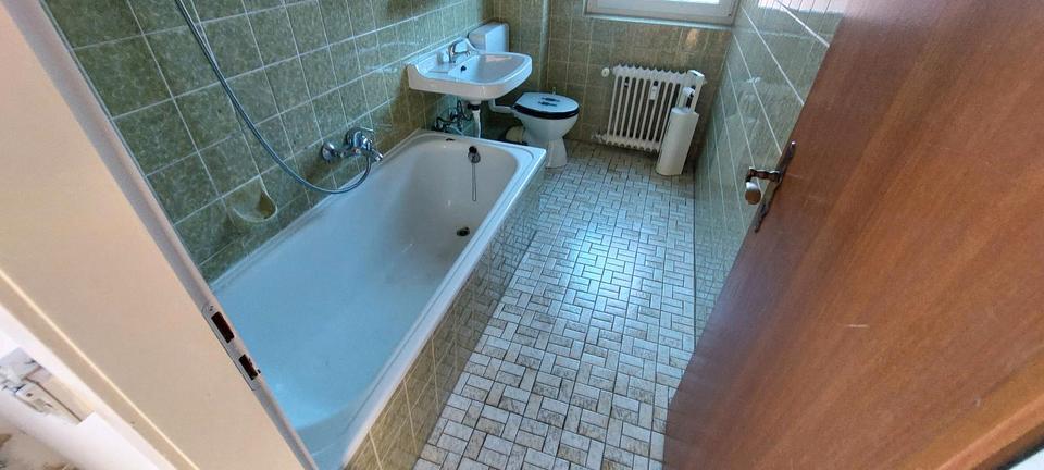 Etagenwohnung Königslutter am Elm - 2 Zimmer, 70 m&sup2;, 400&euro; | Angebot:25305933