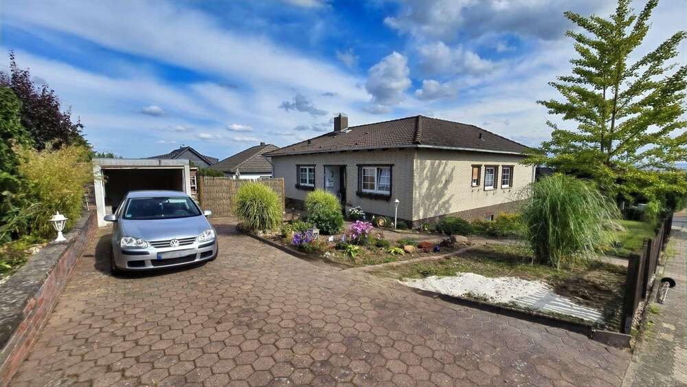 Einfamilienhaus Schöningen - 7 Zimmer, 265 m&sup2;, 299.000&euro; | Angebot:24333880