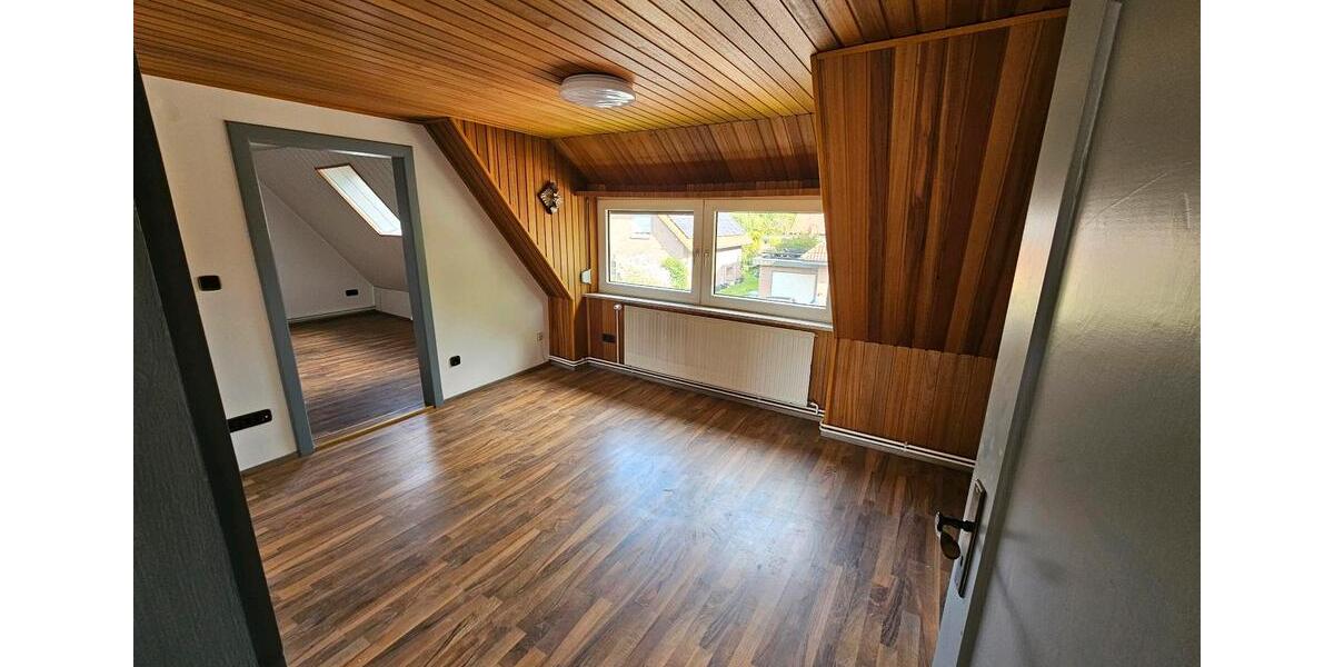 Einfamilienhaus Hillerse - 8 Zimmer, 220 m&sup2;, 1.400&euro; | Angebot:26635930