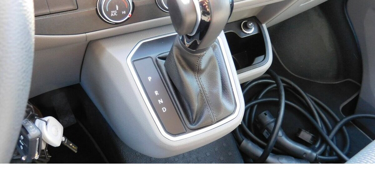 VW T6.1 Transporter Abt e-Lang DSG 4-Gang 7 Sitze 4.900 km 19.990 &euro; Vordorf 38533