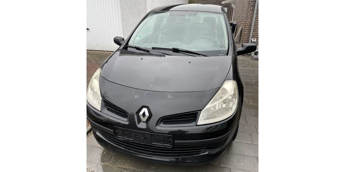 Renault Clio 144.853 km 2.300 &euro; Braunschweig 38100