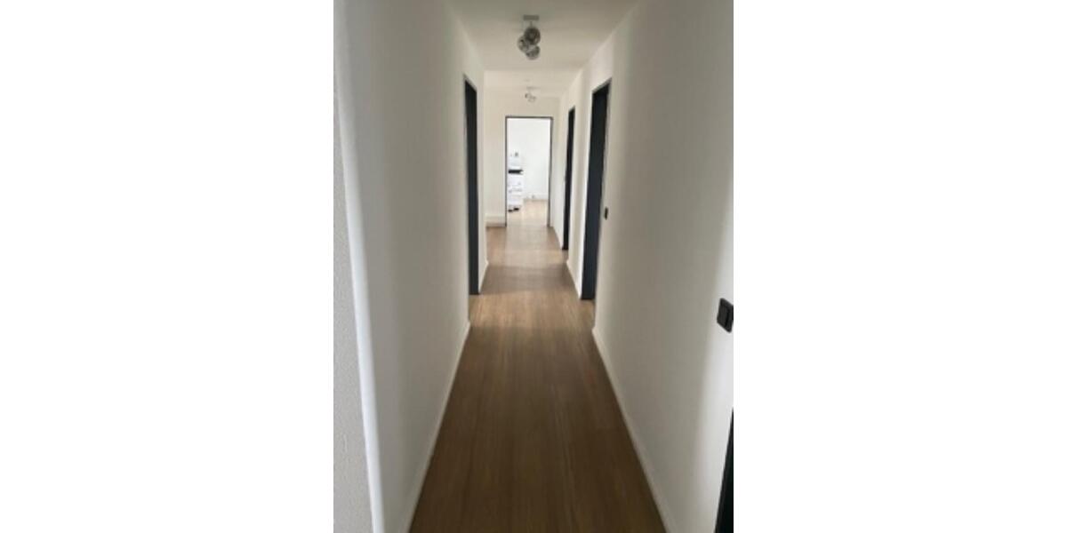 Gewerbeobjekt Schwülper - 8 Zimmer, 230 m&sup2;, 2.500&euro; | Angebot:24617147