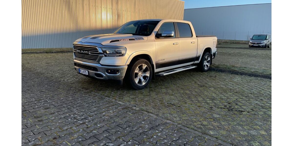 Dodge RAM 74.260 km 32.000 &euro; Vechelde 38159
