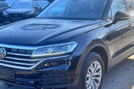 VW Touareg 155.687 km 28.990 &euro; Braunschweig 38122