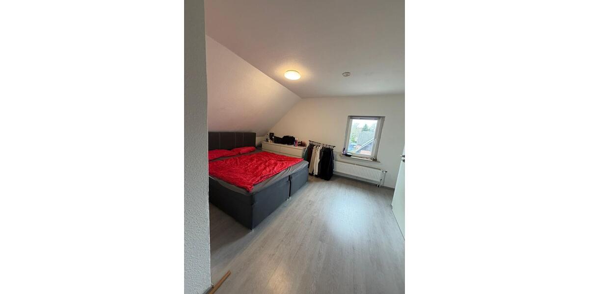 Dachgeschoßwohnung Braunschweig Broitzem - 2 Zimmer, 58 m&sup2;, 450&euro; | Angebot:25996353