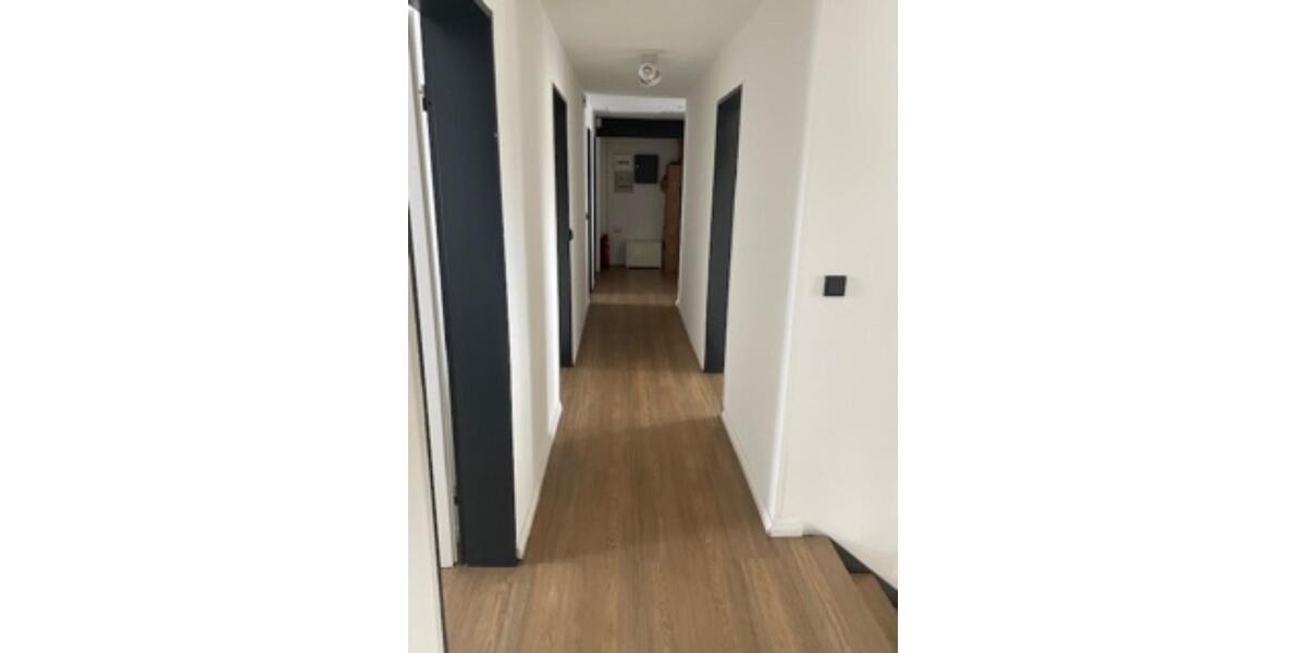 Gewerbeobjekt Schwülper - 8 Zimmer, 230 m&sup2;, 2.500&euro; | Angebot:24617147