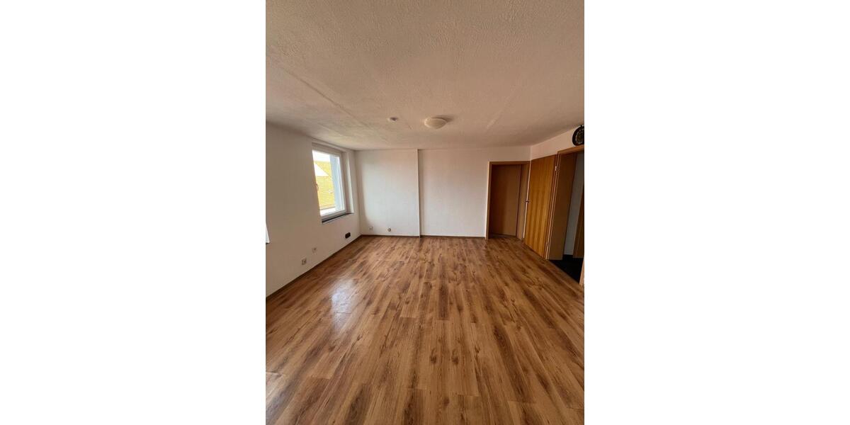 Etagenwohnung Königslutter am Elm - 4.5 Zimmer, 90 m&sup2;, 550&euro; | Angebot:25048496