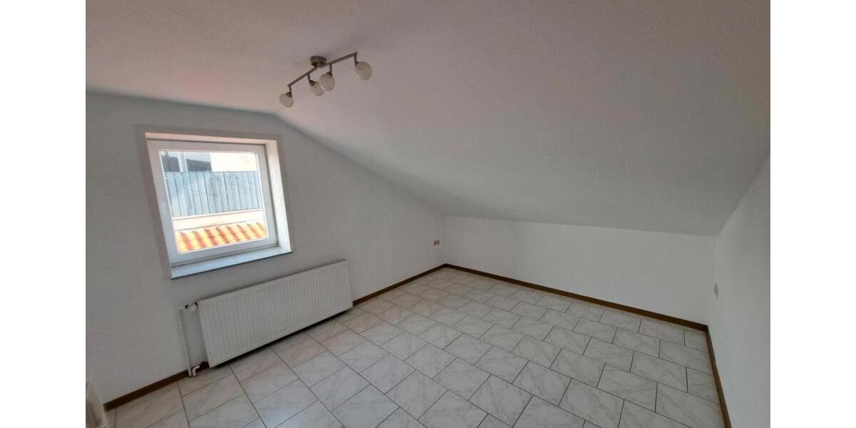 Etagenwohnung Söhlde - 3 Zimmer, 100 m&sup2;, 570&euro; | Angebot:25944736