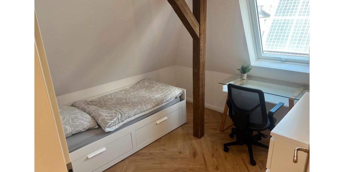 Etagenwohnung Braunschweig Lehndorf-Watenbüttel - 4 Zimmer, 150 m&sup2;, 2.700&euro; | Angebot:25948877
