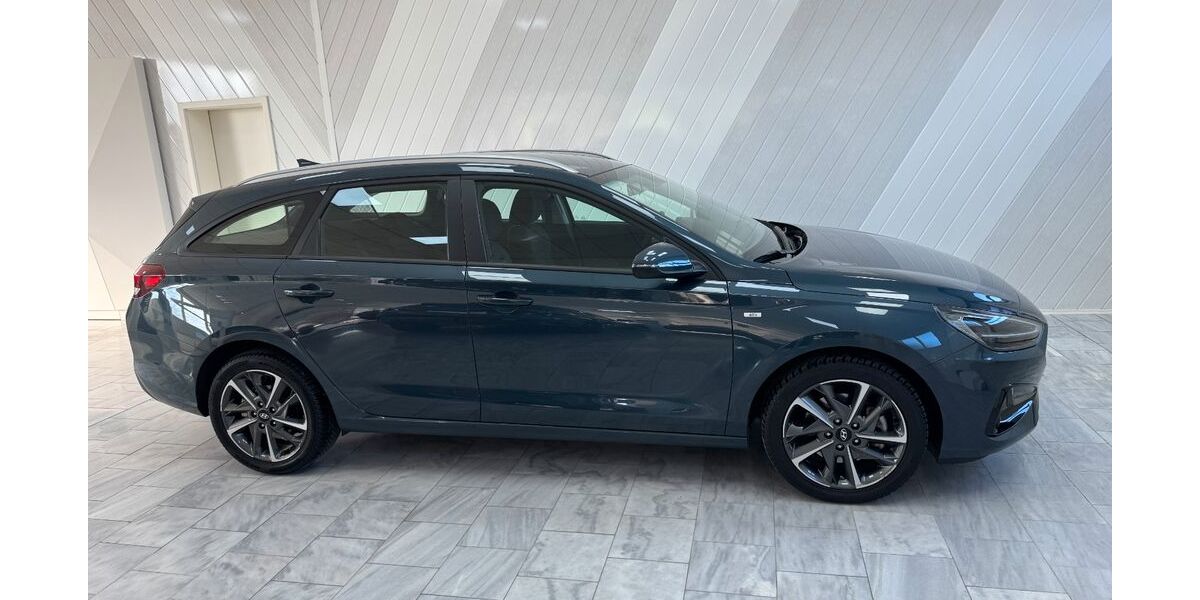 Hyundai i30 23.251 km 21.590 &euro; Liebenburg 38704