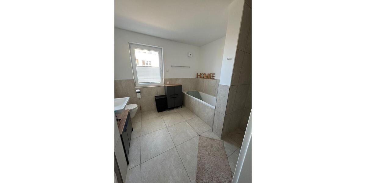 Erdgeschoßwohnung Schwülper - 4 Zimmer, 105 m&sup2;, 1.522&euro; | Angebot:25858318