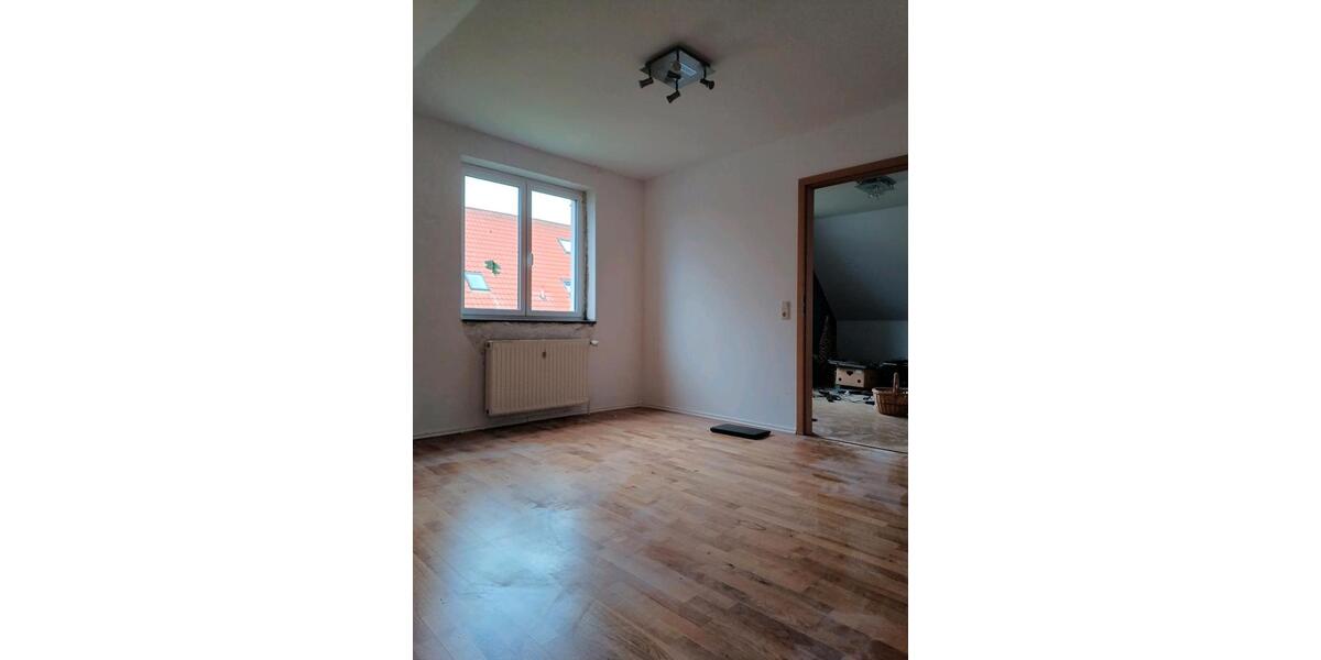 Einfamilienhaus Wolsdorf - 8 Zimmer, 225 m&sup2;, 295.000&euro; | Angebot:26039799