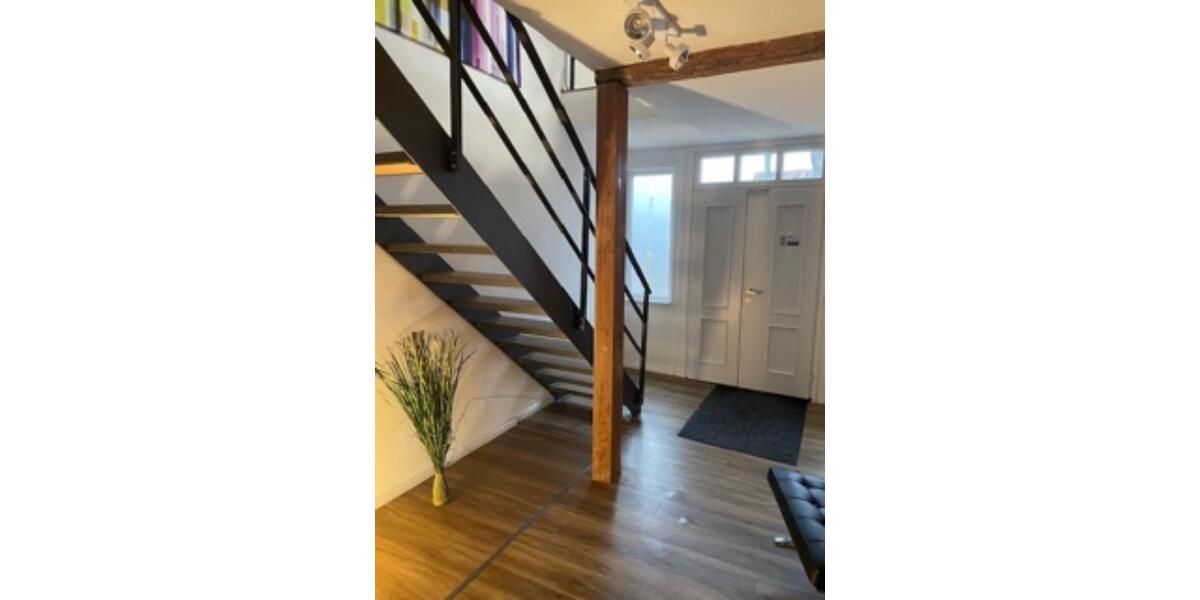 Einfamilienhaus Schwülper - 8 Zimmer, 230 m&sup2;, 2.000&euro; | Angebot:26364965