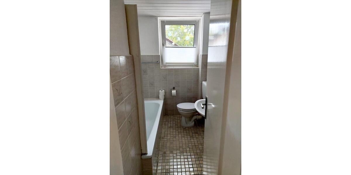 Dachgeschoßwohnung Braunschweig Wabe-Schunter-Beberbach - 3 Zimmer, 80 m&sup2;, 750&euro; | Angebot:26043012