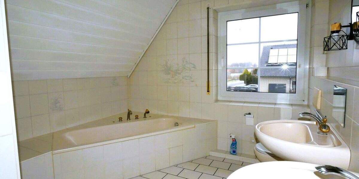 Einfamilienhaus Heiningen - 4 Zimmer, 140 m&sup2;, 385.000&euro; | Angebot:25679274