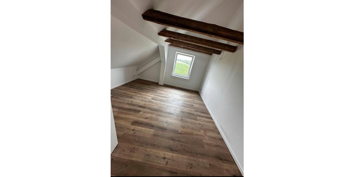 Dachgeschoßwohnung Süpplingen - 5 Zimmer, 163 m&sup2;, 1.100&euro; | Angebot:26023127