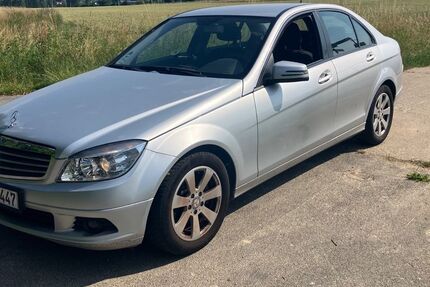 Mercedes-Benz 200 197.603 km 8.900 &euro; Holle 31188