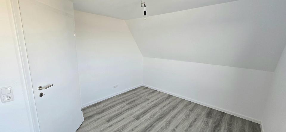 Dachgeschoßwohnung Schöningen - 4 Zimmer, 90 m&sup2;, 565&euro; | Angebot:25794279