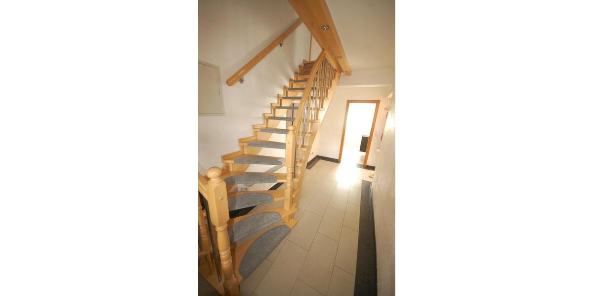 Einfamilienhaus Hillerse - 6 Zimmer, 260 m&sup2;, 1.200&euro; | Angebot:24864955