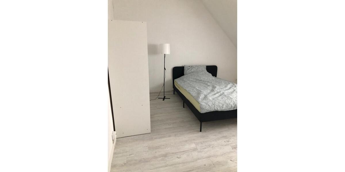 Etagenwohnung Peine - 3.5 Zimmer, 105 m&sup2;, 1.000&euro; | Angebot:25882543